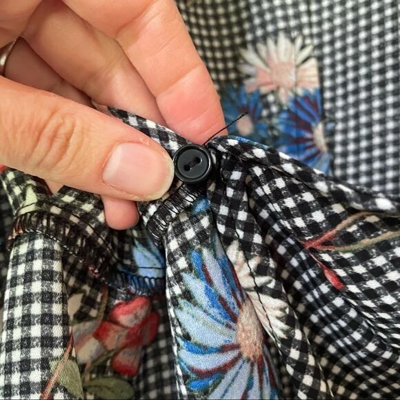 Sugar High Gingham Floral Ruffled Wrap Blouse Womens L Romantic Flutter Sleeve - Picture 10 of 14